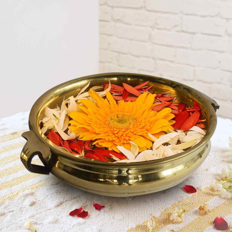 Tazien Brass Urli