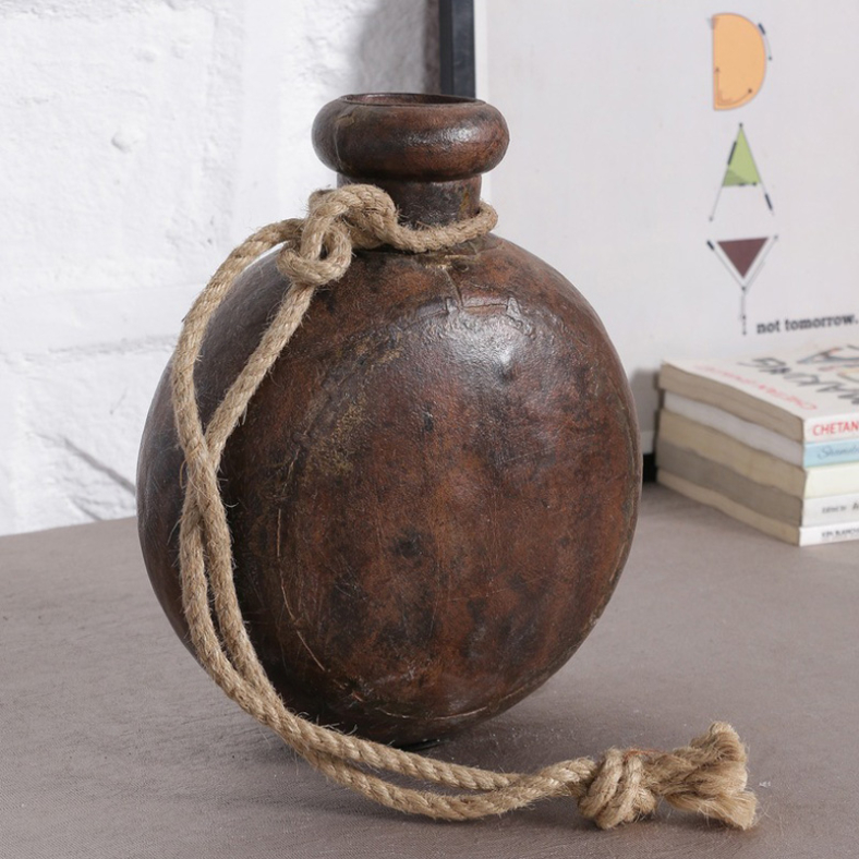 Vechi Old Iron Pot 