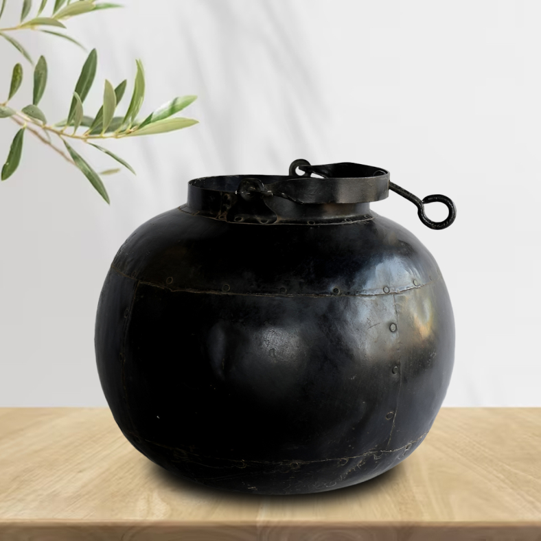 Nojus Iron Pot 