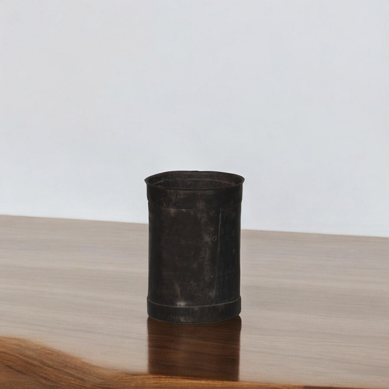 Silas Iron Planter