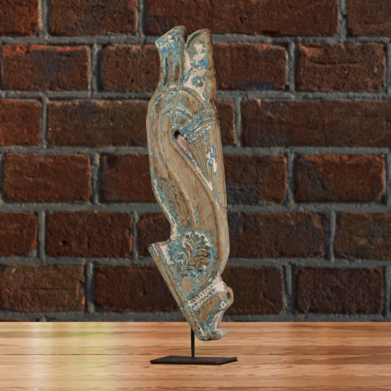 Kantuta Wooden Bracket On Stand