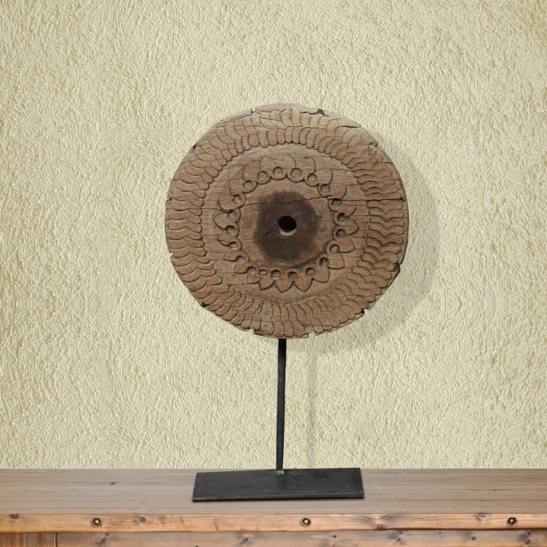 Hamees Vintage Wheel On Stand Curio