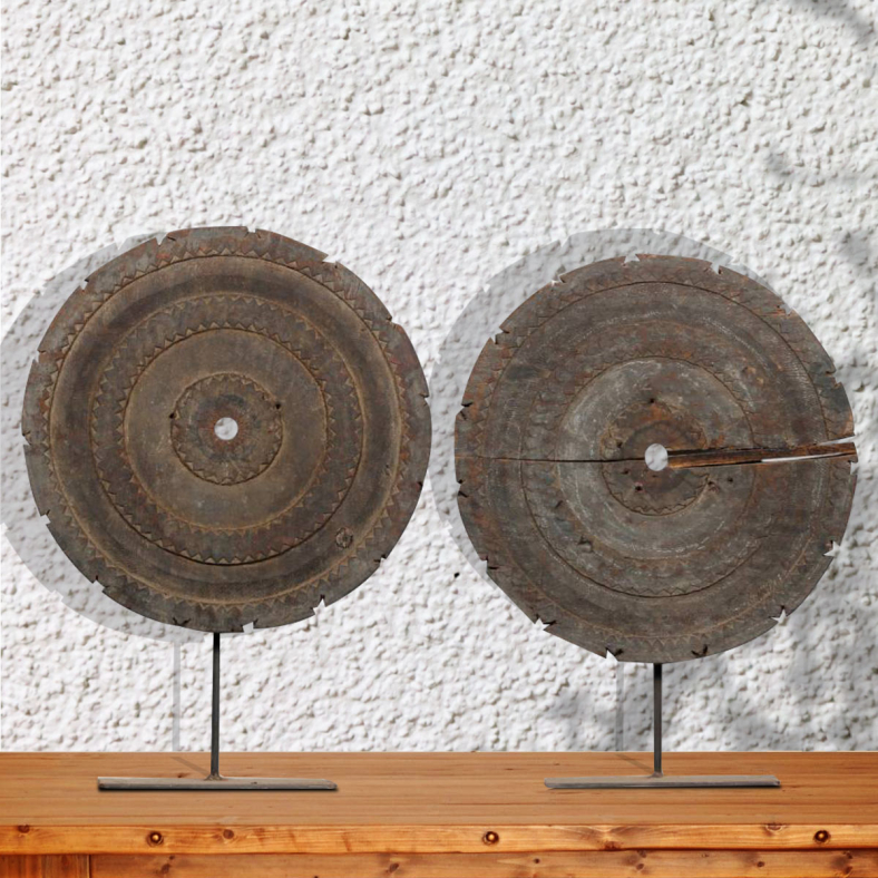 Mubariz Wheel On Stand Curio Set Of Two