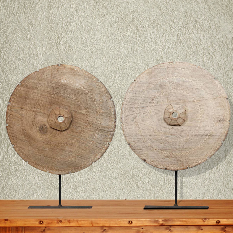Raheeq Wheel On Stand Curio Set Of Two