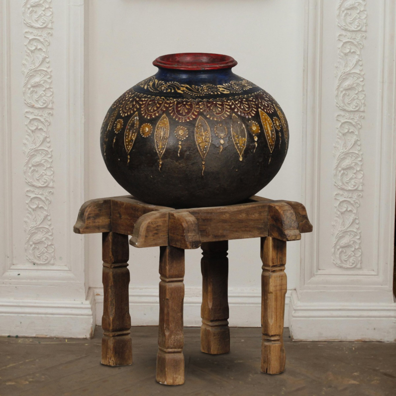Asher Clay Pot on stand