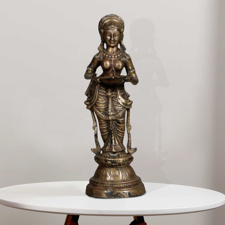 Naufal Brass Lady Statue