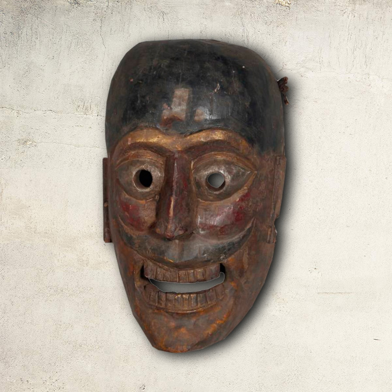 Avenesse Wooden Wall Mask