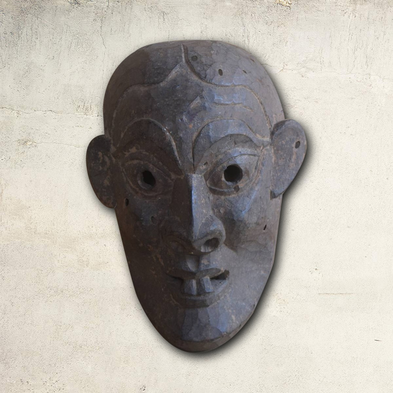 Nyressa Wooden Wall Mask