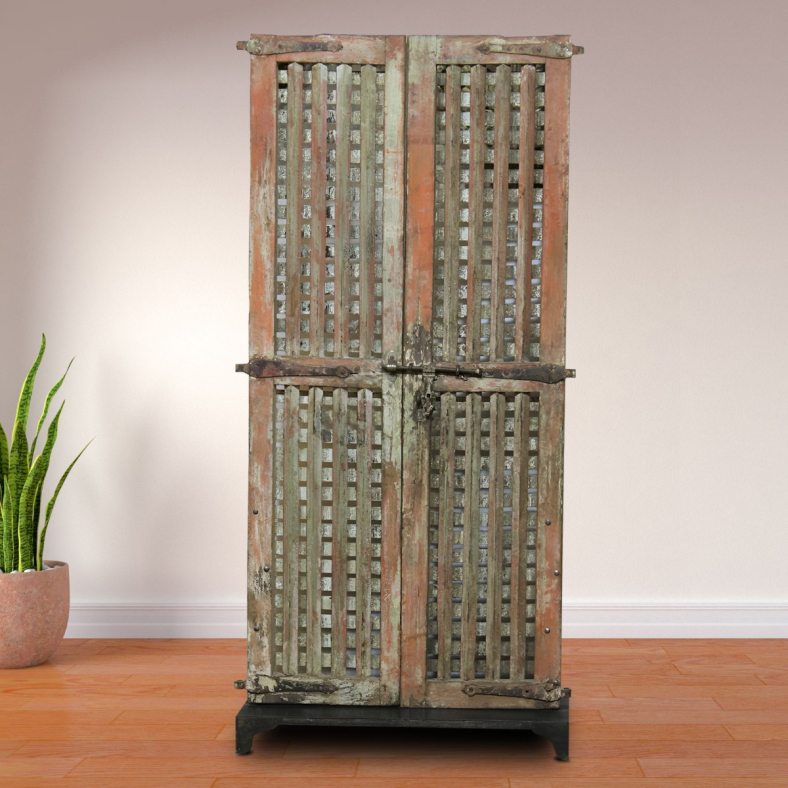 Bilge decorative door on stand 