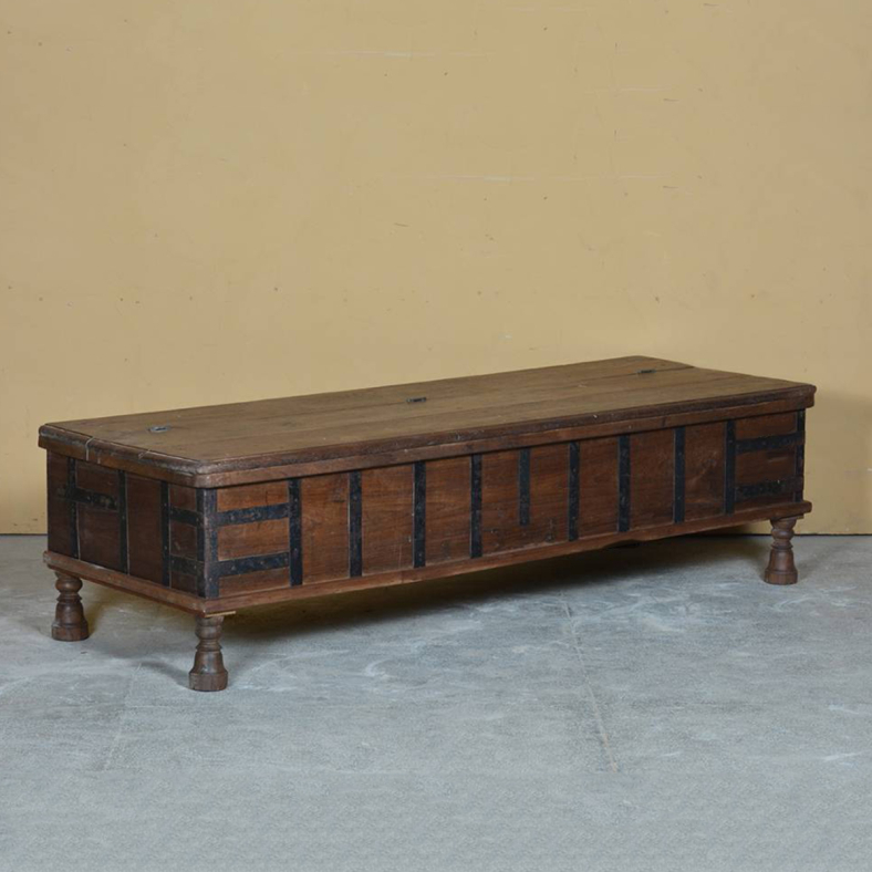Fiachra Wooden Trunk