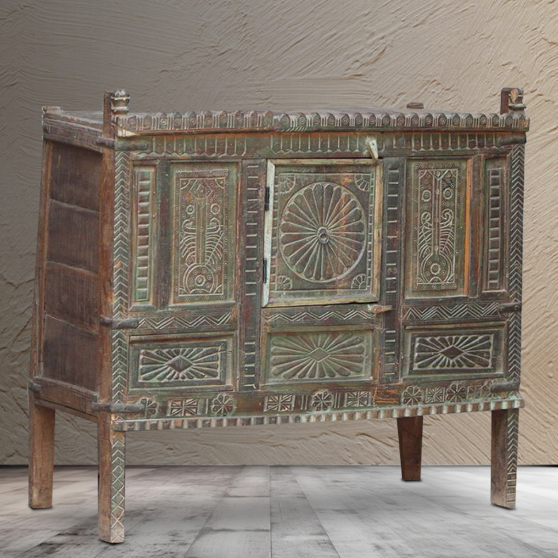 Cassandra Wooden Damchiya