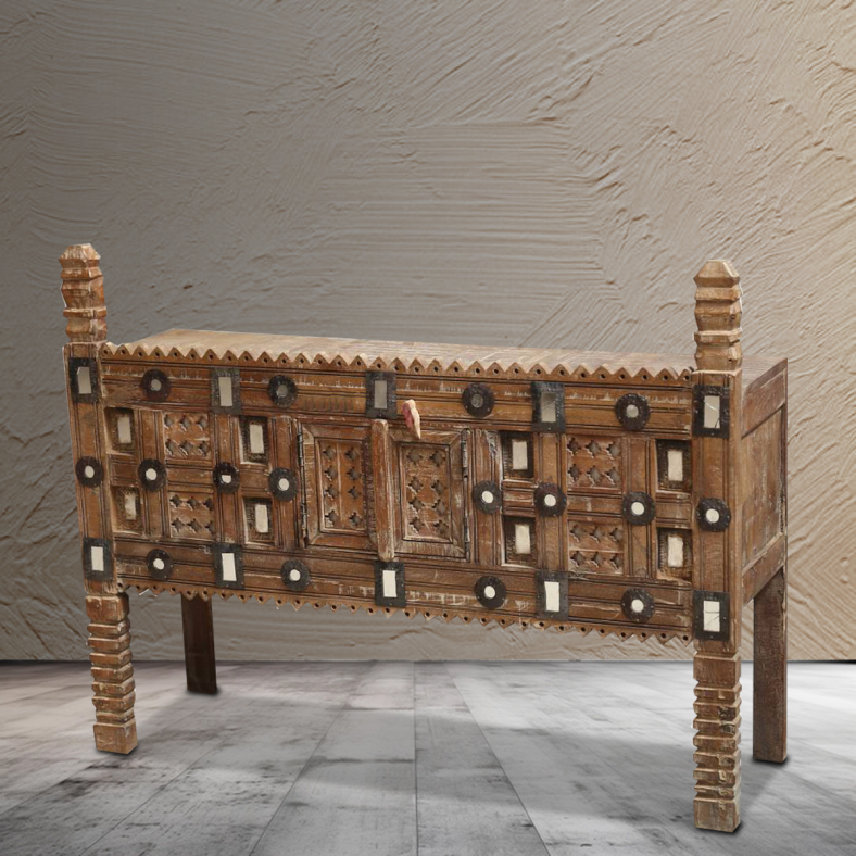 Aminta Wooden Damachiya