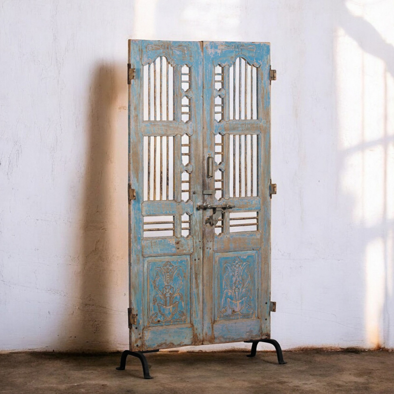 Aeron Decorative Door On Stand