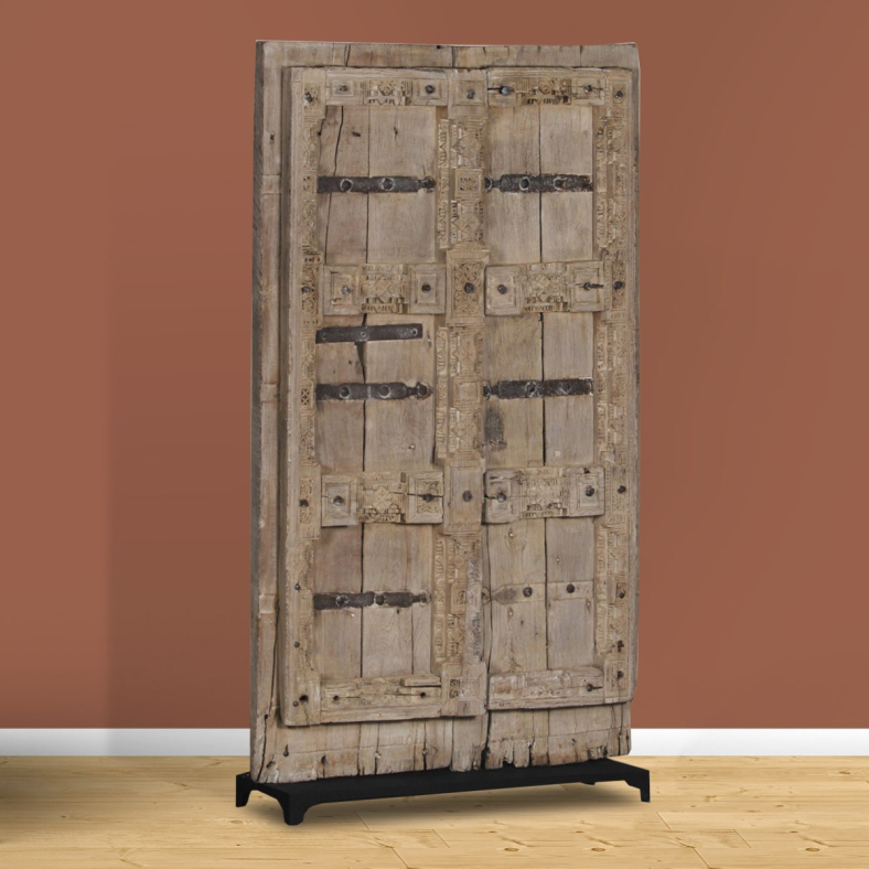 Shawn Decorative Door On Stand