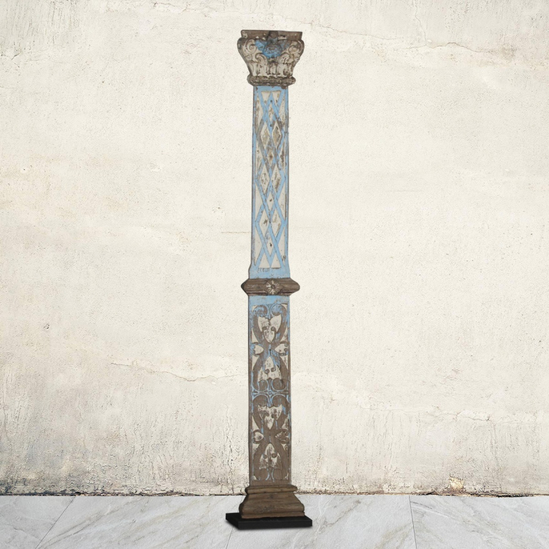 Lee Wooden Pillar on Stand