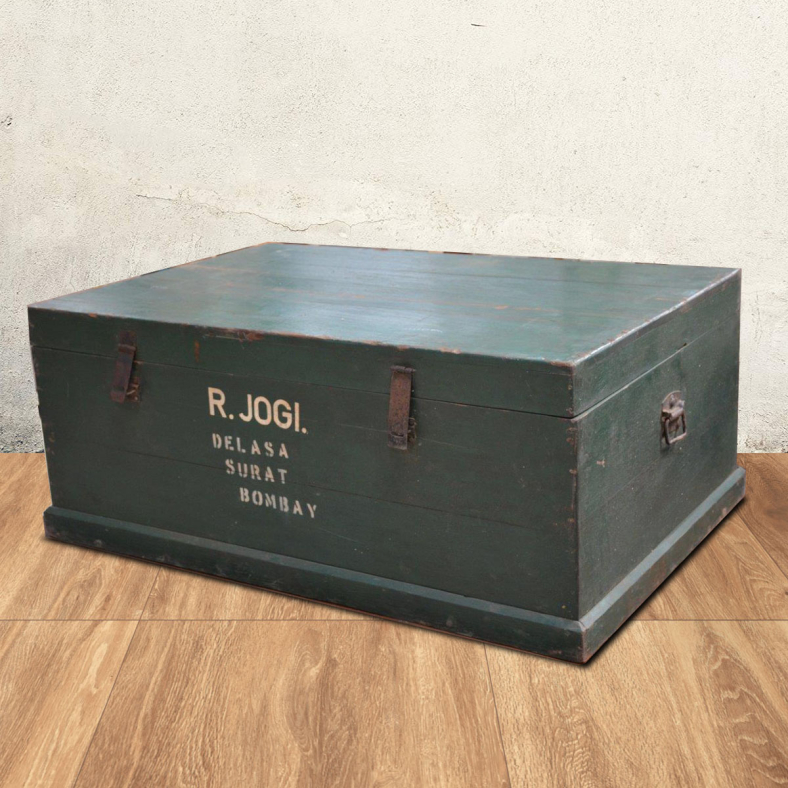 Ula Wooden Trunk