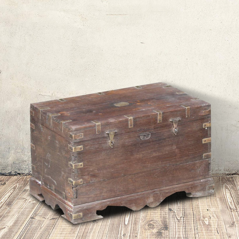Ravionel Wooden Trunk