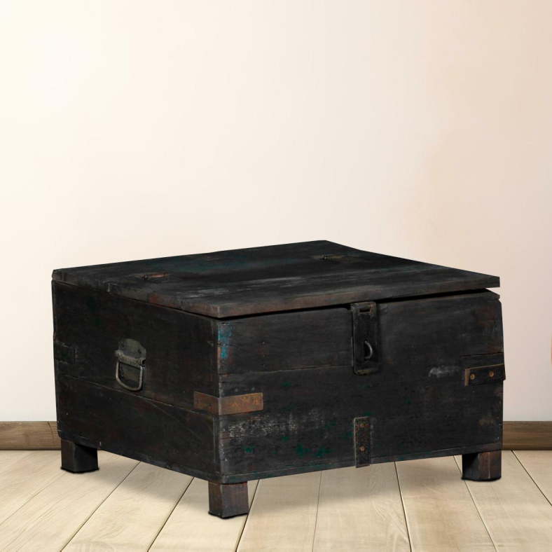 Velindrae Wooden Trunk