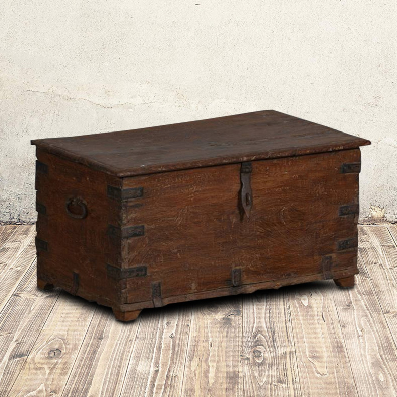Calvenith Wooden Trunk
