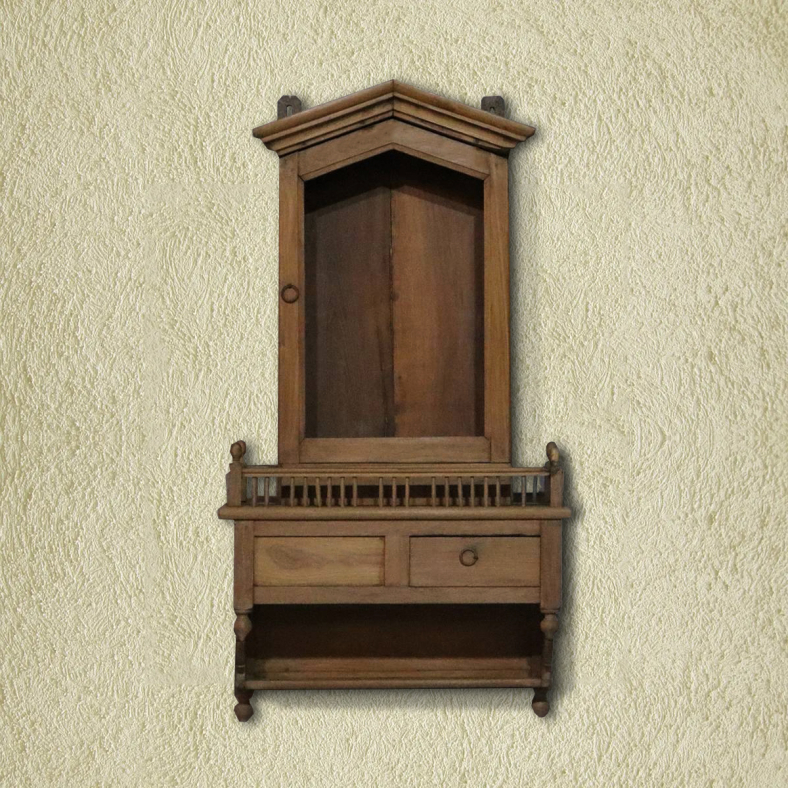Jad Wall hanging Showcase