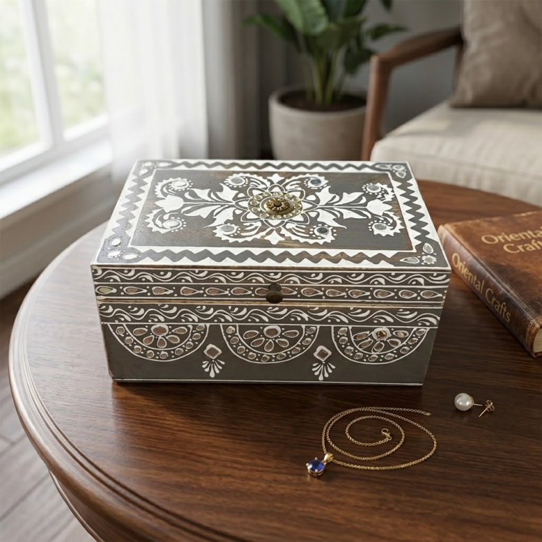 Beryl Boxed-in Beauties Wooden Jewellery Box