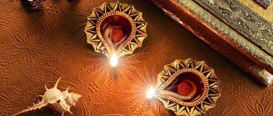 Warm Diwali decor and lighting inspiration for traditional celebrations